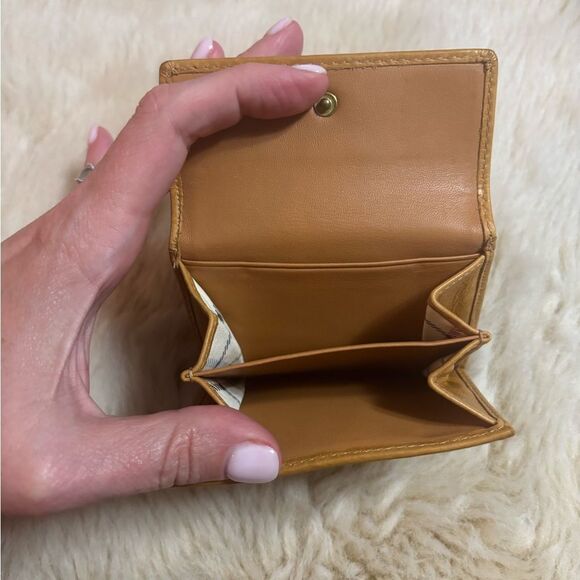 Vintage Coach Tan and Brown Signature Wallet - Picture 4 of 6